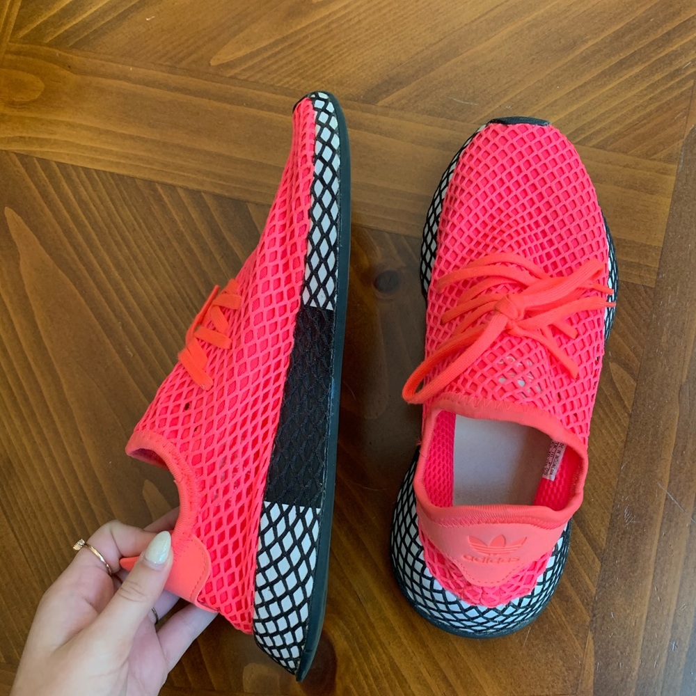 Hot pink/ coral adidas deerupts